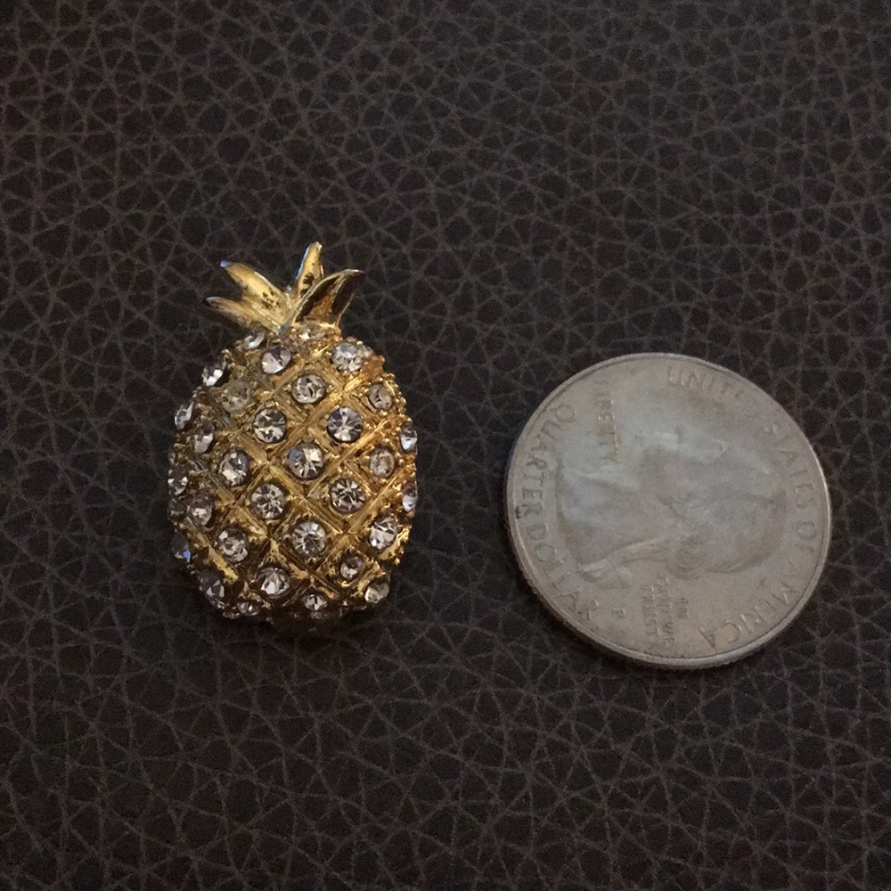 Sparkly pineapple pin - Picture 3 of 4